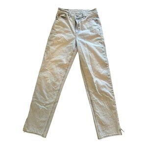 American Eagle Light Wash Baggy High Rise Jeans Size Four (4)